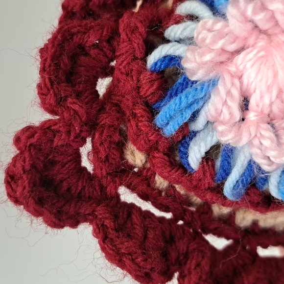 - Vintage crocheted 16 x 15 floral accent pillow - Picture 7 of 8